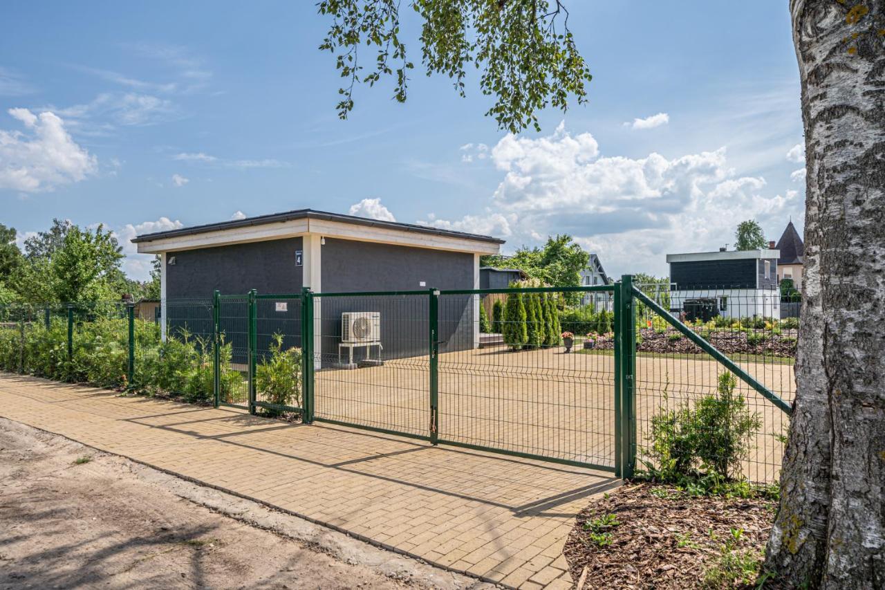 Family Garden House With Free Private Parking & Playground Villa Riga Exteriör bild