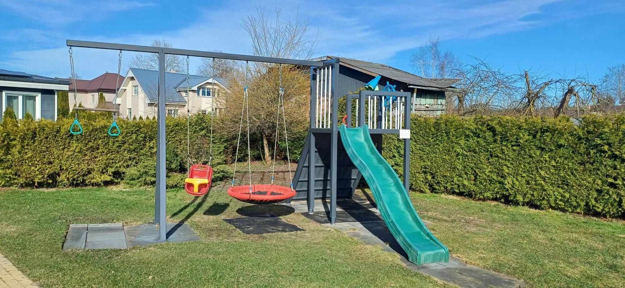 Family Garden House With Free Private Parking & Playground Villa Riga Exteriör bild